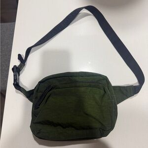BAGGU Forest Green Crossbody Bag